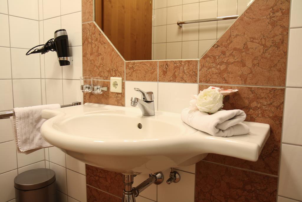 Hotel Gasthof Neuner อิมสท์ ภายนอก รูปภาพ